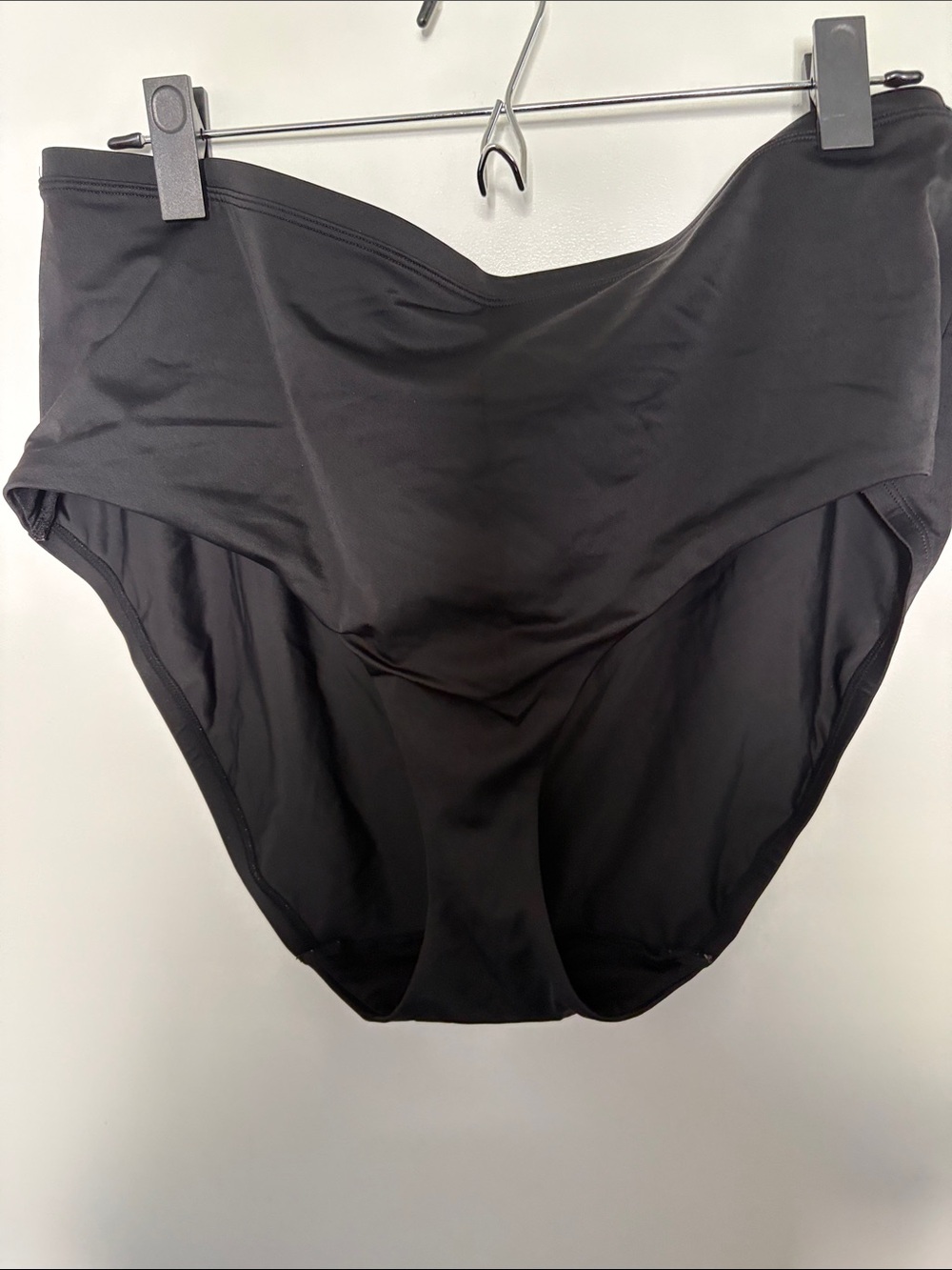 Lane Bryant Black High-Rise Full-Coverage  Swimsuit Bottoms. 22 plus.